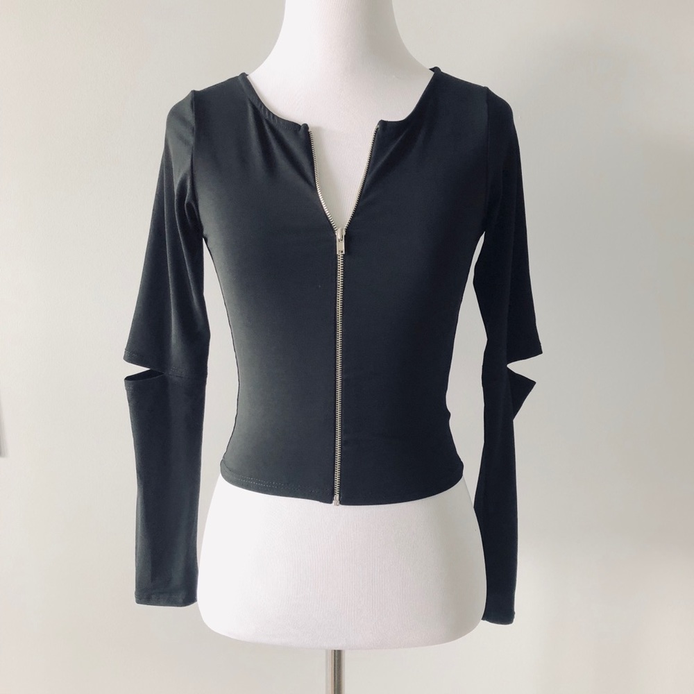 Fitted Zip Top - Picture 2 of 6